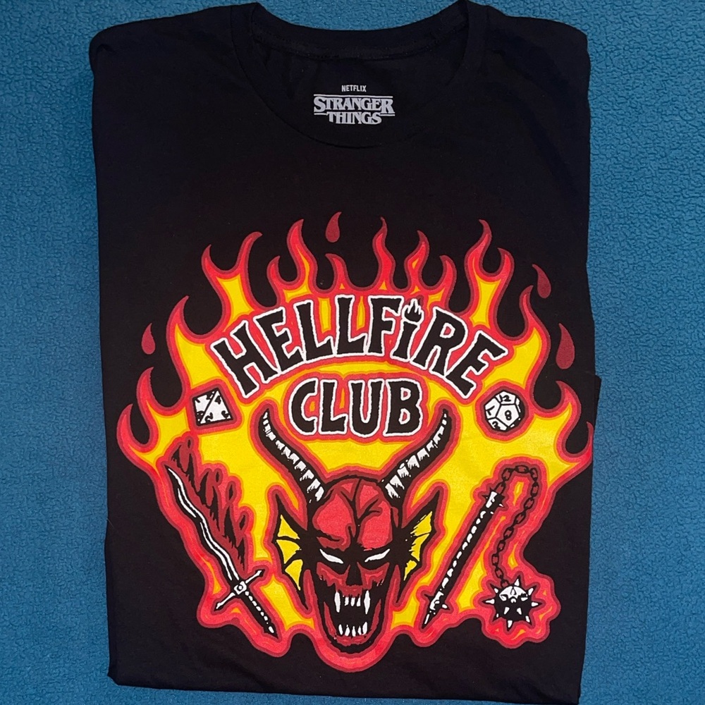Stranger Things Black Unisex Hellfire Club Graphic T-Shirt Size Large NWOT